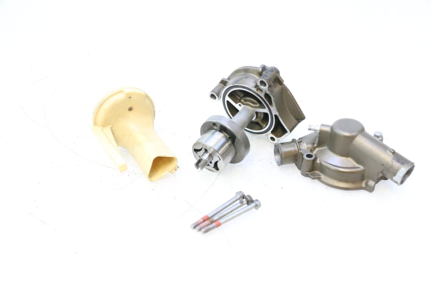 photo de WASSERPUMPE KAWASAKI ZX-6R ZX6R 600 (2000 - 2002) - Oberflächenzustand und Material