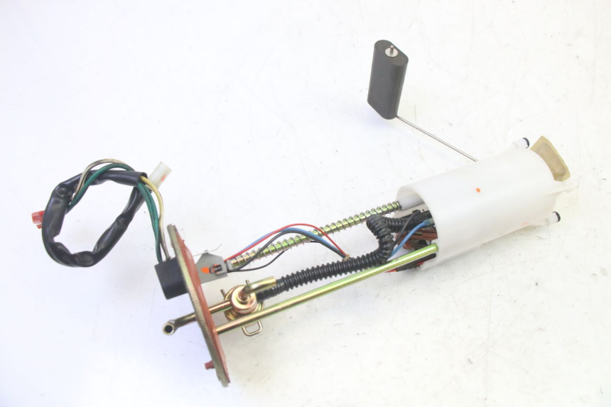 photo de BENZINPUMPE QUADRO 4 4D 350 (2015 - 2018) - Zoom auf Gebrauchszustand