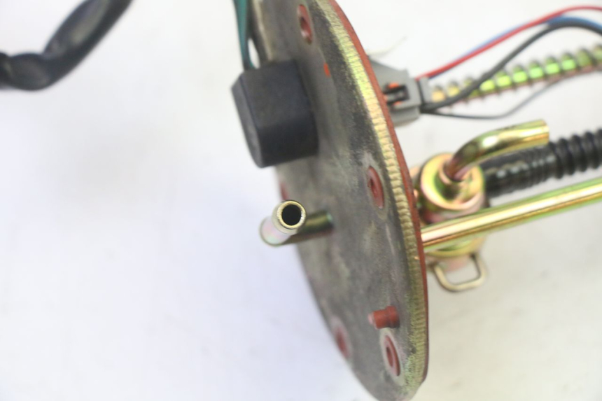 photo de BENZINPUMPE QUADRO 4 4D 350 (2015 - 2018) - Alternative Perspektive