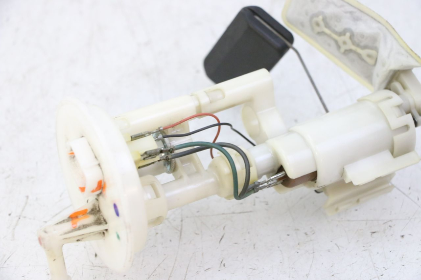 photo de KRAFTSTOFFPUMPE SUZUKI BURGMAN 125 (2007 - 2014) - Oberflächenzustand und Material