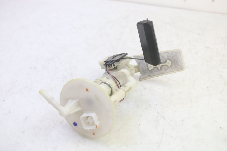 photo de KRAFTSTOFFPUMPE SUZUKI BURGMAN 125 (2007 - 2014) - Zoom auf Gebrauchszustand