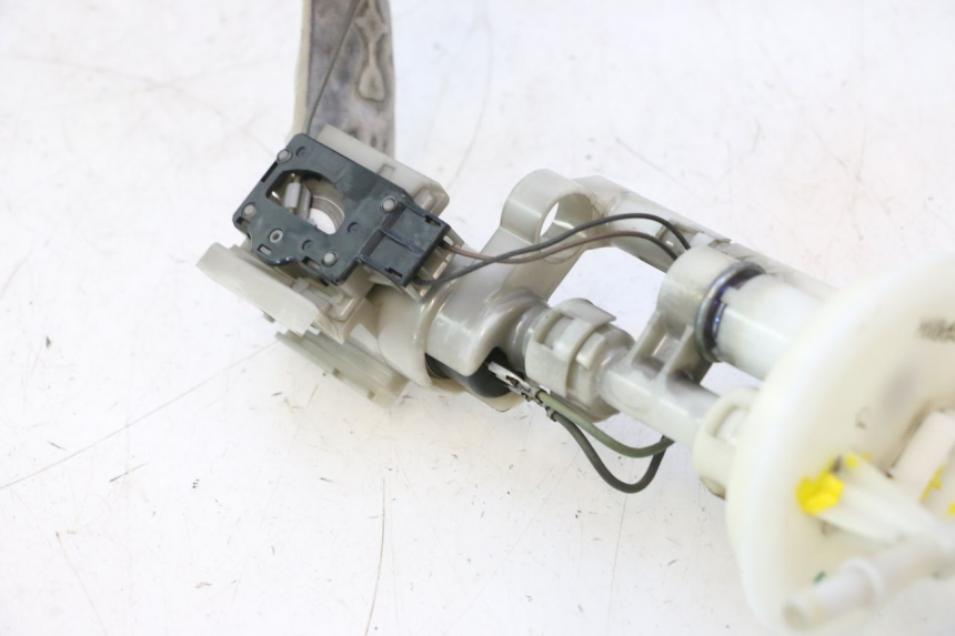 photo de KRAFTSTOFFPUMPE SUZUKI BURGMAN 125 (2007 - 2014) - Alternative Perspektive