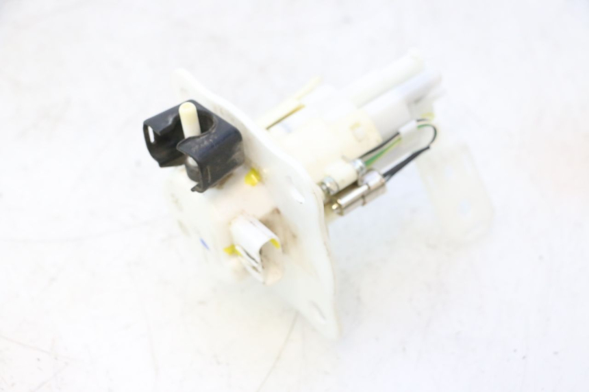 photo de BENZINPUMPE HONDA CRF CR-F 125 (2020 - 2021) - Oberflächenzustand und Material