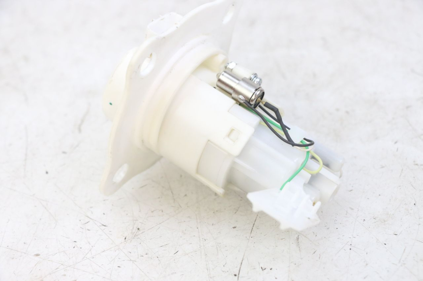 photo de BENZINPUMPE HONDA CRF-F CRF F 110 (2019 - 2022) - Zoom auf Gebrauchszustand