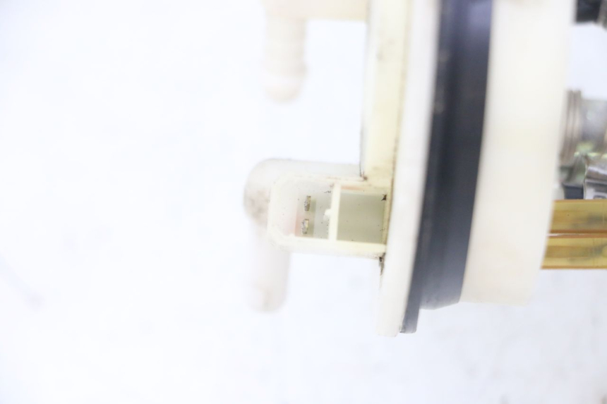 photo de BENZINPUMPE PEUGEOT ELYSTAR 125 (2002 - 2007) - Zoom auf Komponenten