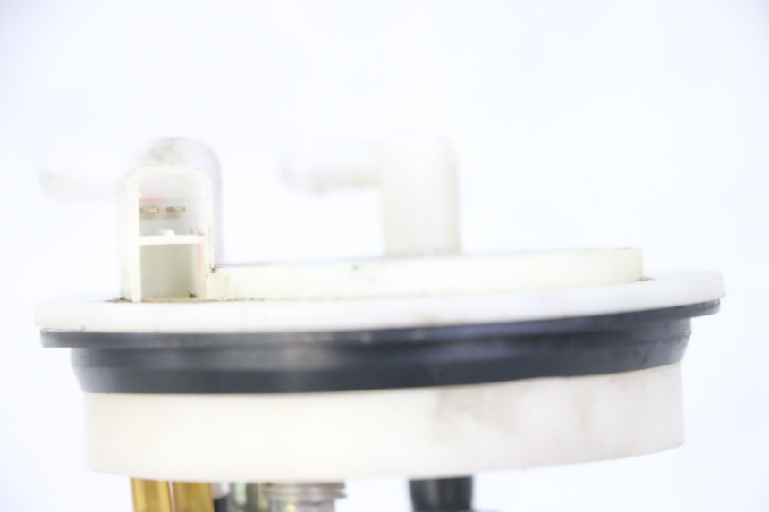 photo de BENZINPUMPE PEUGEOT ELYSTAR 125 (2002 - 2007) - Oberflächenzustand und Material