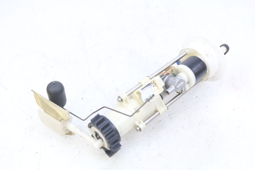 photo de KRAFTSTOFFPUMPE HONDA FES PANTHEON 125 (2003 - 2007) - Alternative Perspektive