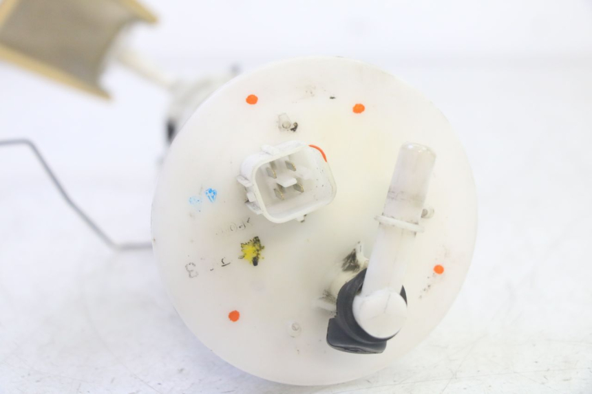 photo de KRAFTSTOFFPUMPE HONDA FES S-WING SWING ABS 125 (2007 - 2015) - Technische Nahaufnahme