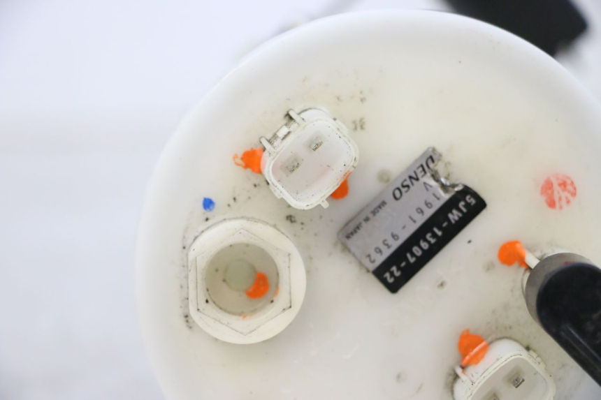 photo de KRAFTSTOFFPUMPE YAMAHA FJR ABS 1300 (2006 - 2012) - Weitere Ansicht des Artikels