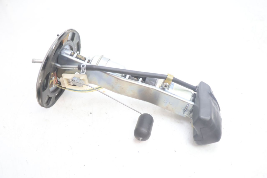 photo de BENZINPUMPE HONDA FJS SILVER WING SILVERWING 400 (2005 - 2008) - Zoom auf Gebrauchszustand