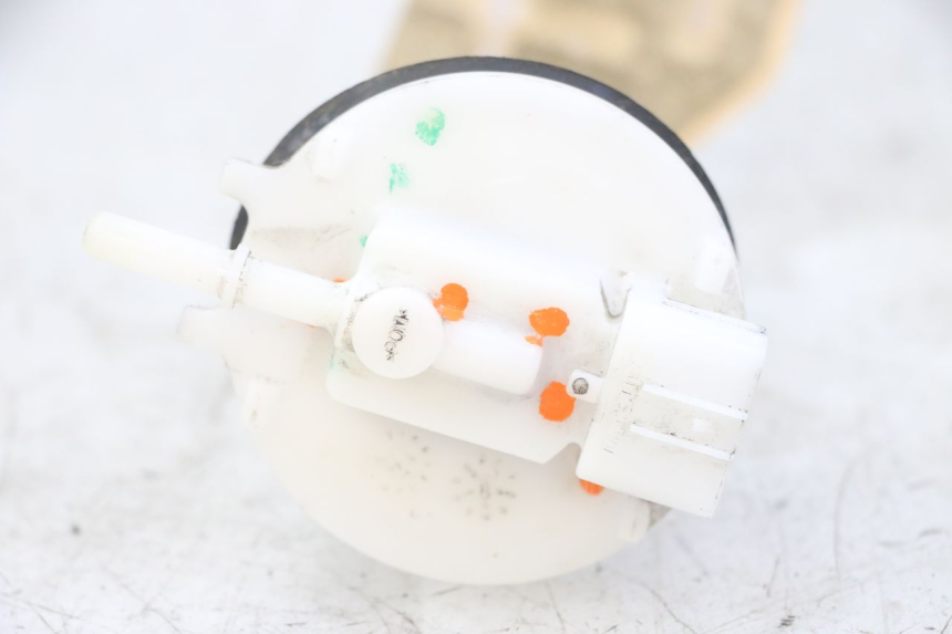 photo de BENZINPUMPE HONDA FORZA ABS 300 (2013 - 2017) - Oberflächenzustand und Material