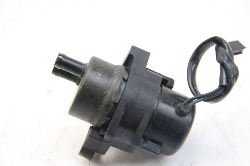 photo de KRAFTSTOFFPUMPE YAMAHA FZS FAZER 600 (2001 - 2003) - Detailansicht des Bauteils