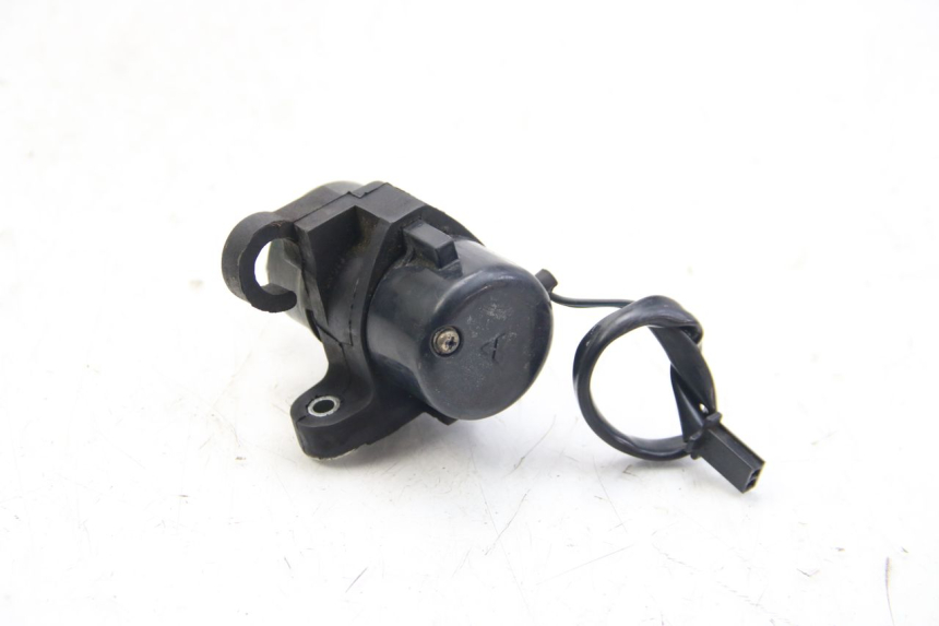 photo de KRAFTSTOFFPUMPE YAMAHA FZS FAZER 600 (2001 - 2003) - Alternative Perspektive