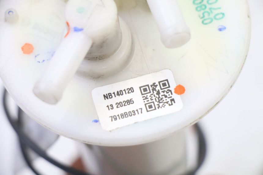 photo de BENZINPUMPE BMW G310 R 310 (2016 - 2020) - Details der Befestigungspunkte