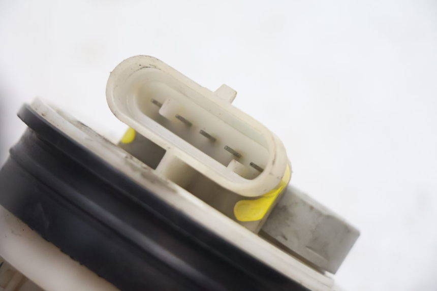 photo de KRAFTSTOFFPUMPE GILERA GP 800 (2007 - 2013) - Details der Befestigungspunkte