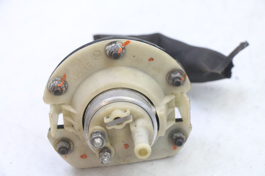 photo de BENZINPUMPE BMW K 75 RT 750 (1989 - 1997) - Details der Befestigungspunkte