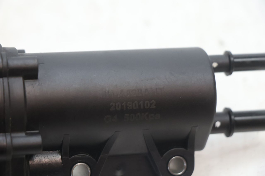 photo de BENZINPUMPE PEUGEOT KISBEE 2T 50 (2018 - 2022) - Zoom auf Gebrauchszustand