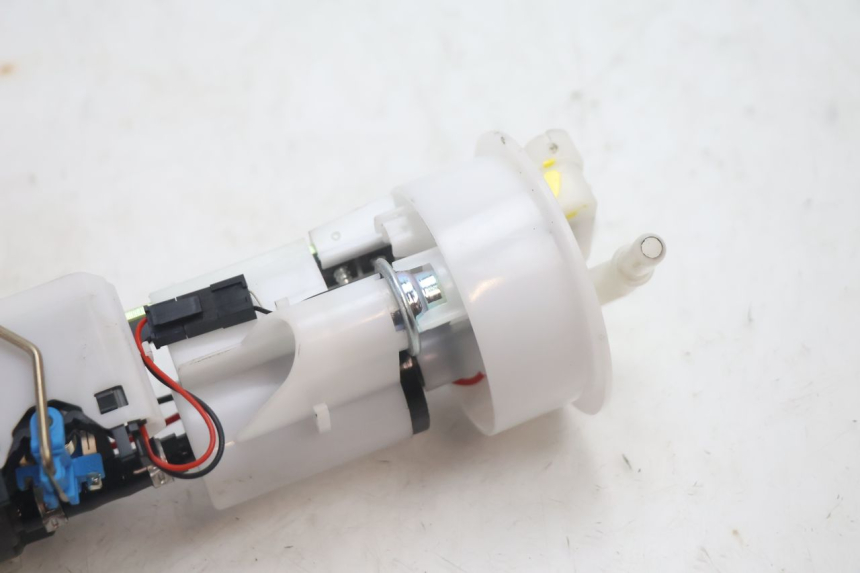photo de BENZINPUMPE PIAGGIO MP3 HPE 530 (2022 - 2026) - Zoom auf Gebrauchszustand