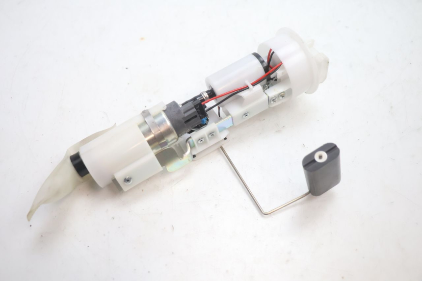 photo de BENZINPUMPE PIAGGIO MP3 HPE 530 (2022 - 2026) - Alternative Perspektive