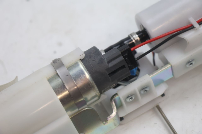 photo de BENZINPUMPE PIAGGIO MP3 HPE 530 (2022 - 2026) - Technische Nahaufnahme