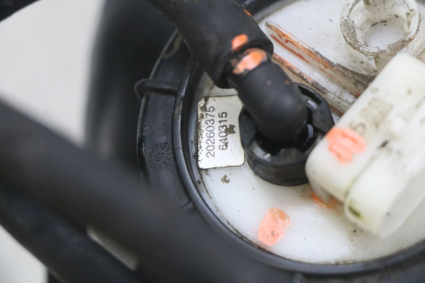 photo de KRAFTSTOFFPUMPE PIAGGIO MP3 LT 400 (2007 - 2012) - Zoom auf Gebrauchszustand