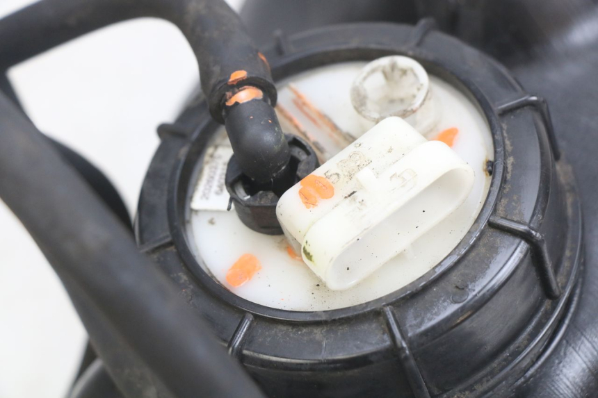 photo de KRAFTSTOFFPUMPE PIAGGIO MP3 LT 400 (2007 - 2012) - Alternative Perspektive