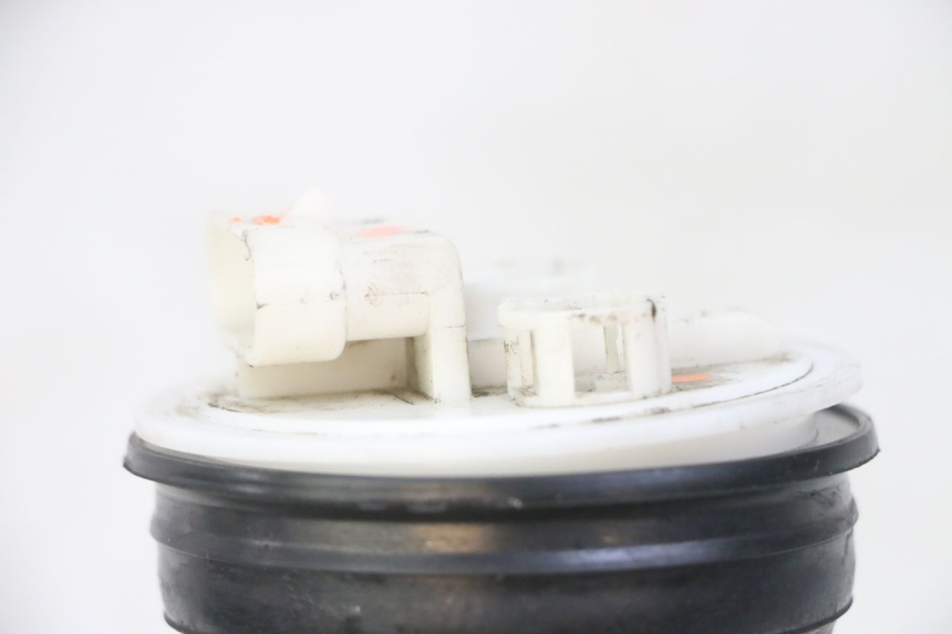 photo de BENZINPUMPE PIAGGIO MP3 LT 300 (2010 - 2016) - Zoom auf Gebrauchszustand