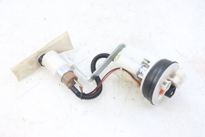 photo de BENZINPUMPE PIAGGIO MP3 LT 300 (2010 - 2016) - Hauptansicht