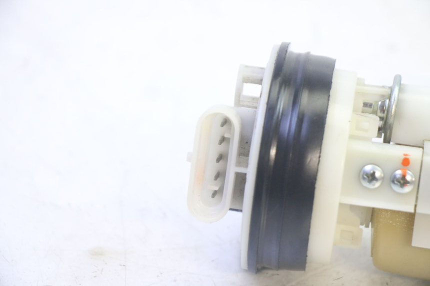 photo de KRAFTSTOFFPUMPE PIAGGIO MP3 LT 400 (2007 - 2012) - Technische Nahaufnahme