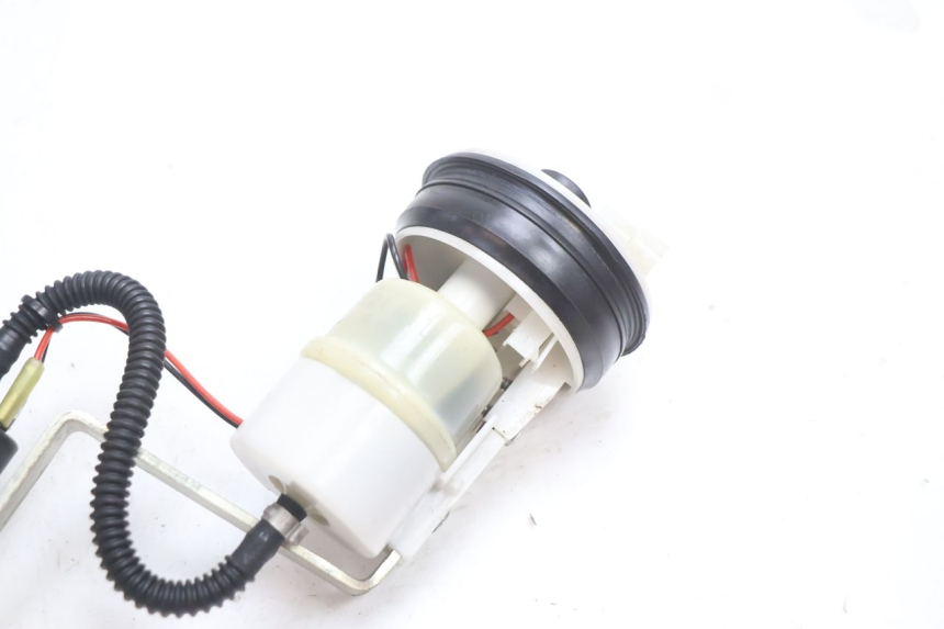 photo de BENZINPUMPE PIAGGIO MP3 LT 300 (2010 - 2016) - Zoom auf Gebrauchszustand
