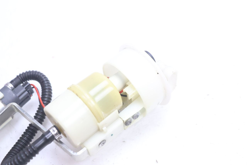 photo de KRAFTSTOFFPUMPE PIAGGIO MP3 LT 400 (2007 - 2012) - Zoom auf Gebrauchszustand