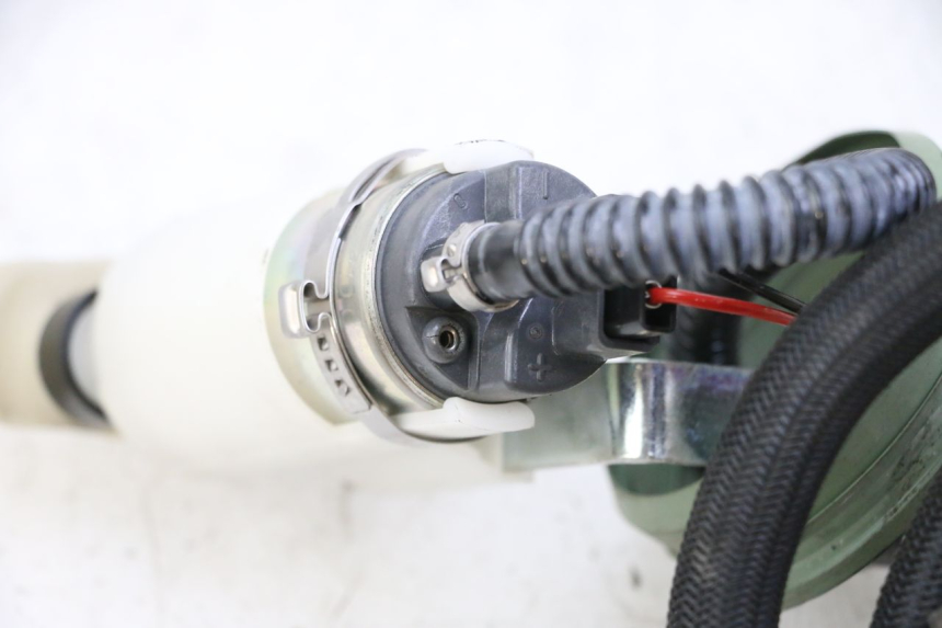 photo de KRAFTSTOFFPUMPE PIAGGIO MP3 500 (2014 - 2017) - Zoom auf Komponenten