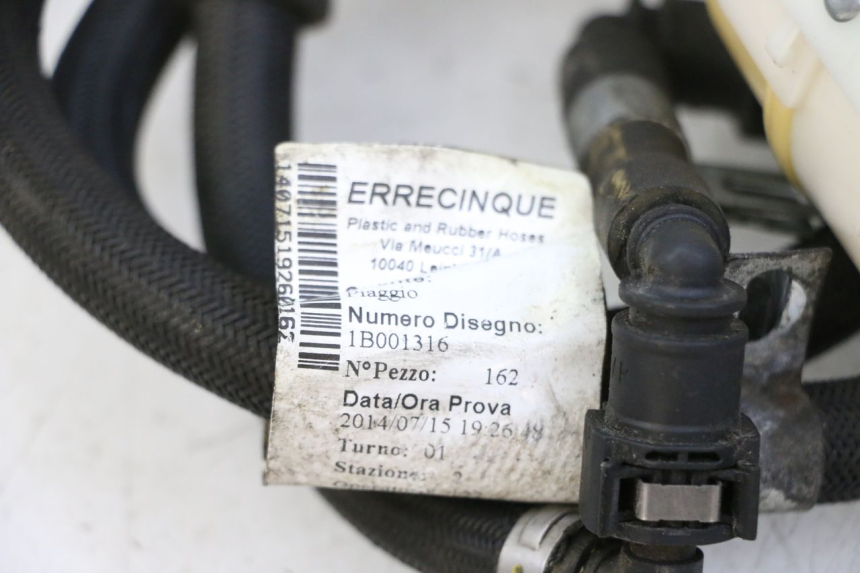 photo de KRAFTSTOFFPUMPE PIAGGIO MP3 500 (2014 - 2017) - Details der Befestigungspunkte