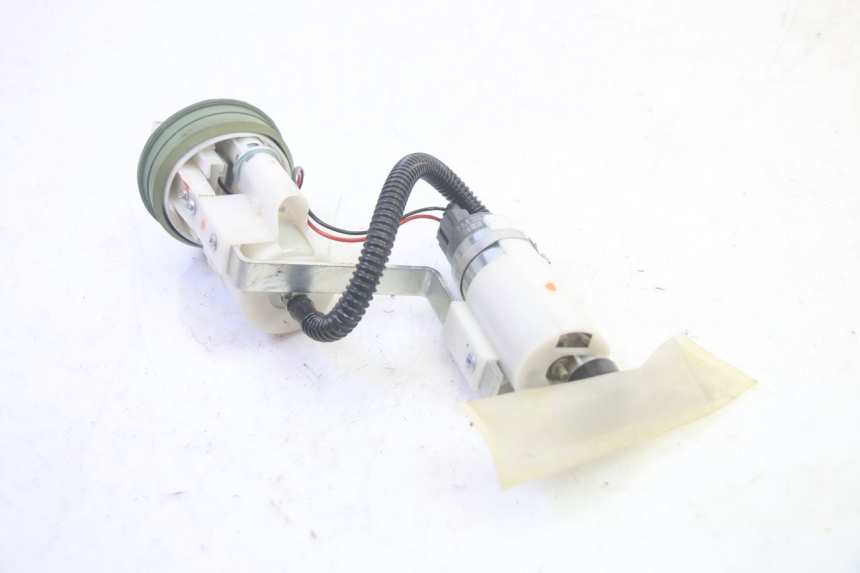 photo de BENZINPUMPE PIAGGIO MP3 500 (2016 - 2018) - Technische Nahaufnahme