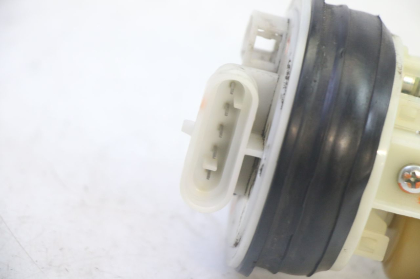 photo de KRAFTSTOFFPUMPE PIAGGIO MP3 RL 250 (2006 - 2010) - Details der Befestigungspunkte