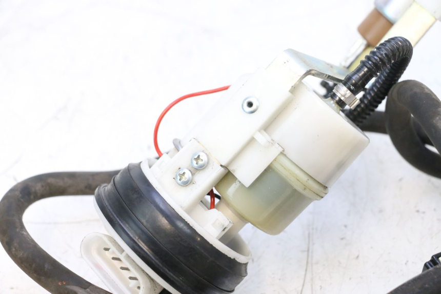 photo de KRAFTSTOFFPUMPE PIAGGIO MP3 RL 250 (2006 - 2010) - Zoom auf Gebrauchszustand