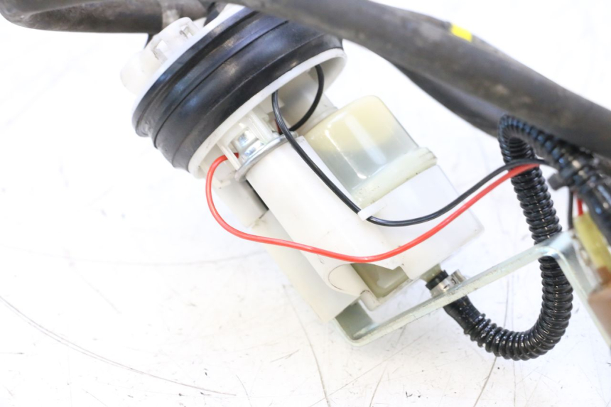 photo de KRAFTSTOFFPUMPE PIAGGIO MP3 RL 250 (2006 - 2010) - Geprüftes Gebrauchtteil