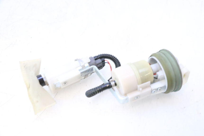 photo de BENZINPUMPE PIAGGIO MP3 500 (2016 - 2018) - Hauptansicht
