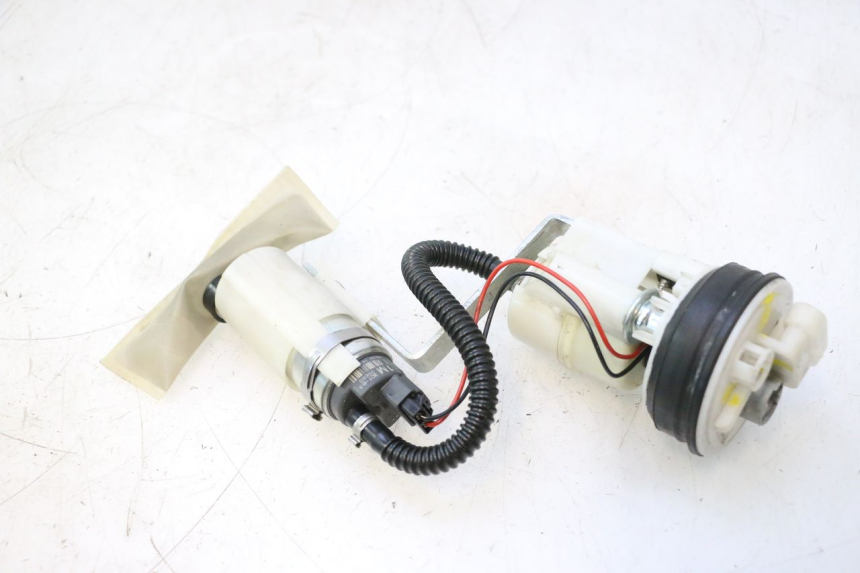 photo de KRAFTSTOFFPUMPE PIAGGIO MP3 500 (2011 - 2015) - Technische Nahaufnahme