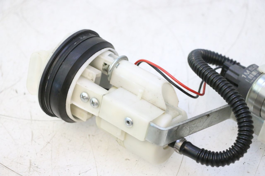 photo de KRAFTSTOFFPUMPE PIAGGIO MP3 500 (2011 - 2015) - Details der Befestigungspunkte
