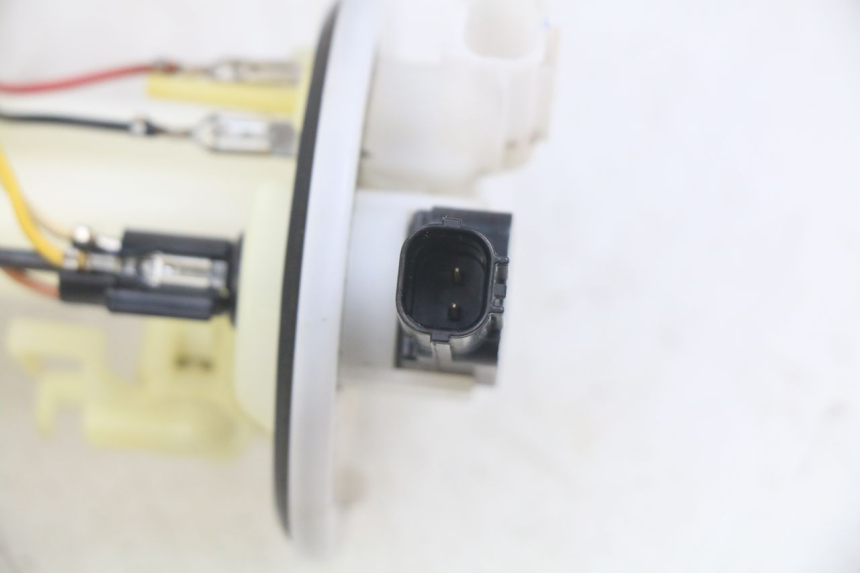 photo de KRAFTSTOFFPUMPE YAMAHA MT ABS 125 (2014 - 2018) - Technische Nahaufnahme