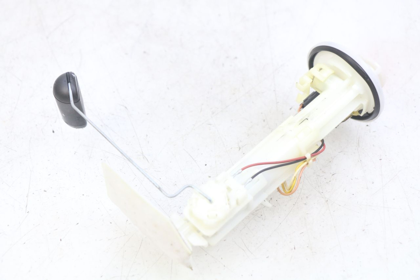 photo de KRAFTSTOFFPUMPE YAMAHA MT ABS 125 (2014 - 2018) - Details der Befestigungspunkte