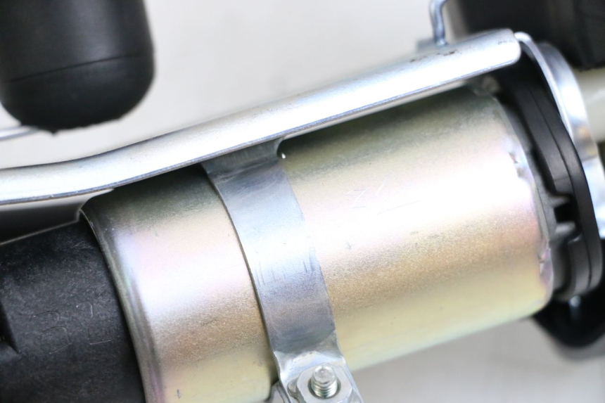 photo de BENZINPUMPE KAWASAKI NINJA 400 (2018 - 2023) - Zoom auf Gebrauchszustand