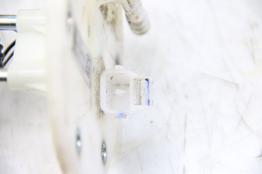 photo de BENZINPUMPE SYM ORBIT III 3 4T 50 (2021 - 2025) - Zoom auf Gebrauchszustand