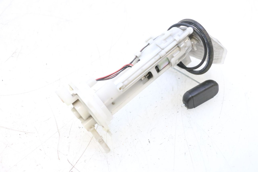 photo de BENZINPUMPE HONDA PCX (JF57/JF64) 125 (2014 - 2018) - Oberflächenzustand und Material