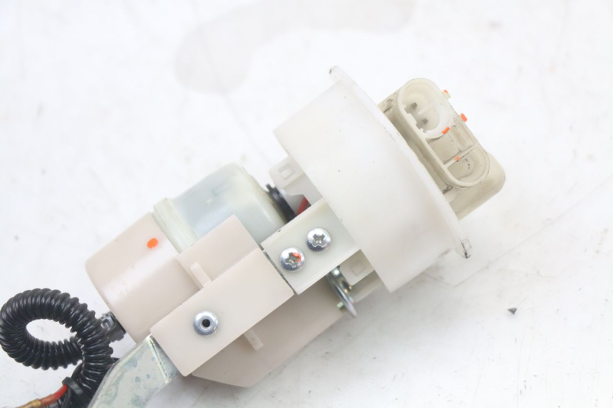 photo de BENZINPUMPE PIAGGIO LIBERTY IGET 4T 50 (2021 - 2025) - Zoom auf Gebrauchszustand