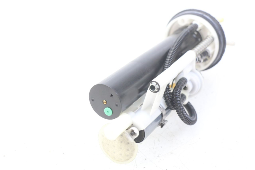 photo de BENZINPUMPE PEUGEOT SATELIS COMPRESSOR K15 125 (2006 - 2009) - Zoom auf Gebrauchszustand