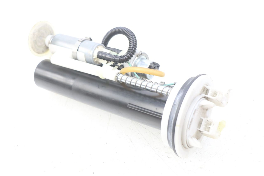 photo de BENZINPUMPE PEUGEOT SATELIS COMPRESSOR K15 125 (2006 - 2009) - Alternative Perspektive