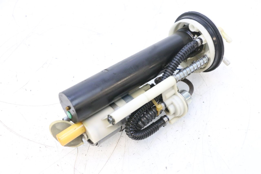 photo de BENZINPUMPE PEUGEOT SATELIS COMPRESSOR K15 125 (2006 - 2009) - Zoom auf Komponenten