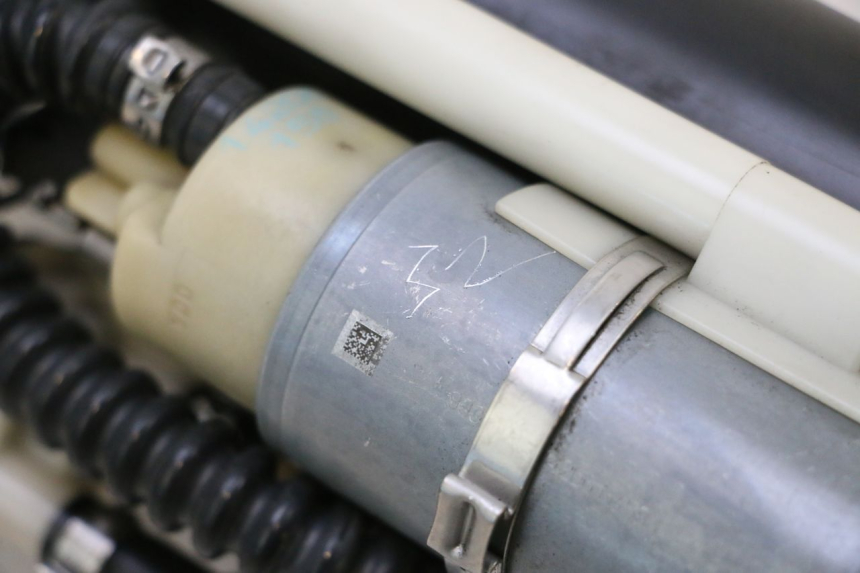 photo de BENZINPUMPE PEUGEOT SATELIS COMPRESSOR K15 125 (2006 - 2009) - Geprüftes Gebrauchtteil